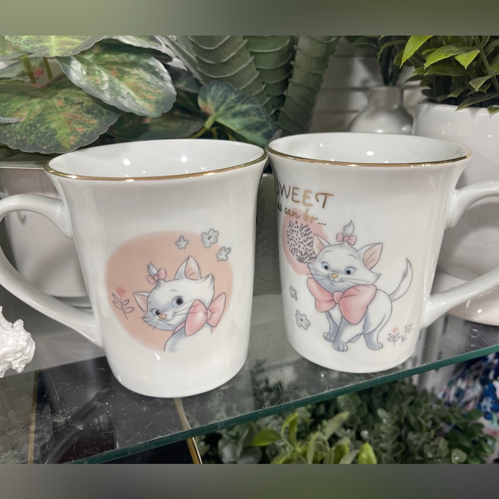 Disney Marie the Aristocats Paris Sweet as Can Be Pink White Gold Teacup Mug NEW